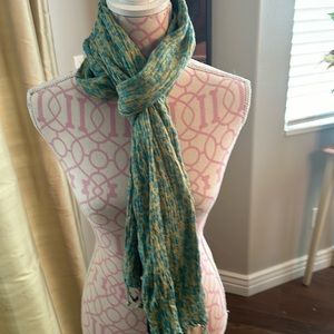 Animal print gauzy soft scarf with fringe